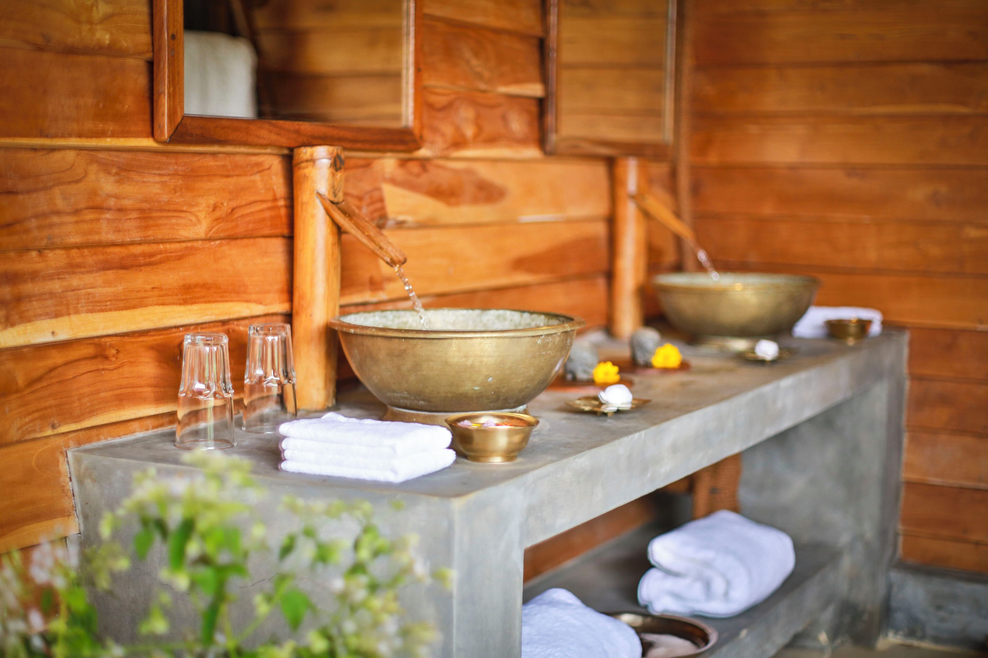 Free toiletries, slippers, bidet, towels