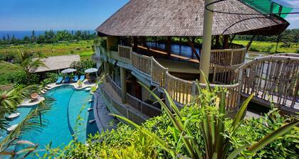 Floating Leaf Eco-Luxury Retreat