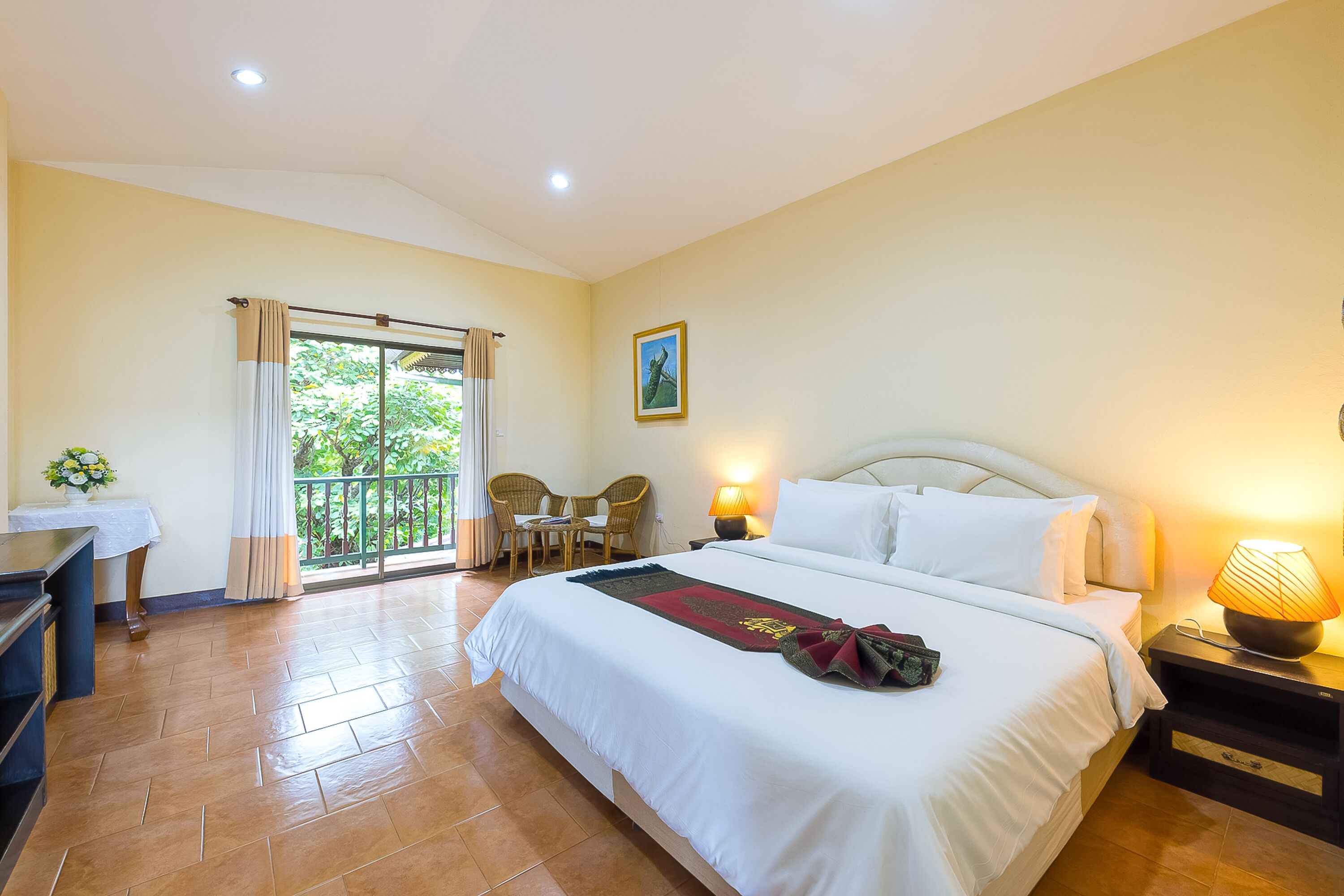 Deluxe Double or Twin Room | Minibar, in-room safe, desk, blackout curtains