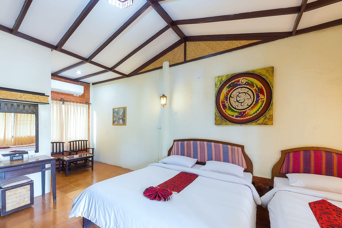 Superior Triple Room | 1 bedroom, minibar, in-room safe, desk