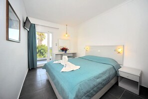 经济客房 | 折叠床/加床（额外收费）、免费 WiFi