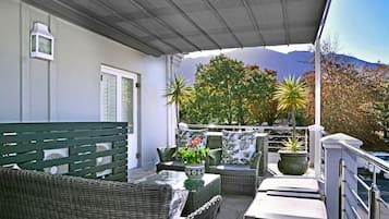 Executive-Apartment, 2 Schlafzimmer, Nichtraucher, Bergblick | Balkon