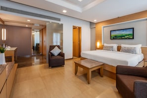 Premium Double Room, 1 Queen Bed | Minibar, in-room safe, desk, soundproofing - GCC Northside Hotel (Mumbai)