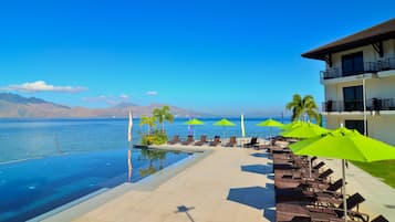 Outdoor pool, sun loungers