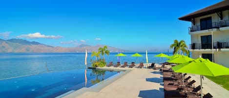 Outdoor pool, sun loungers