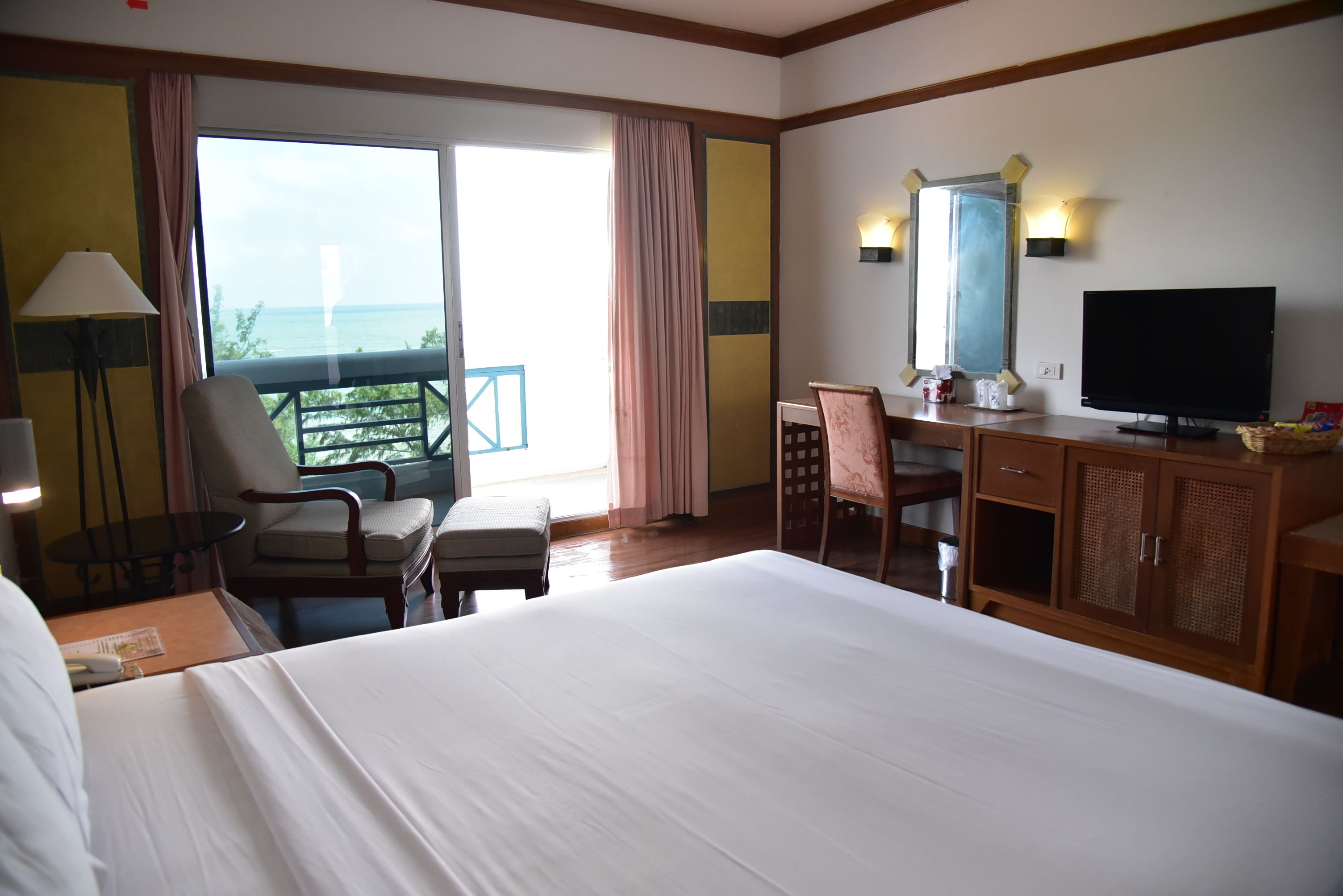 Deluxe Room | 迷你吧、办公桌、免费 WiFi