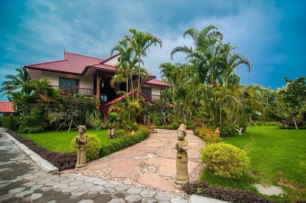 Little Teak Home Stay - Chiang Mai