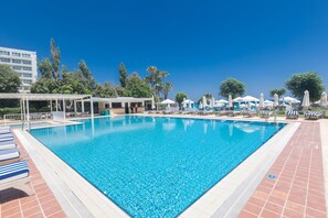 Outdoor pool - Iliada Beach Hotel (Paralimni)