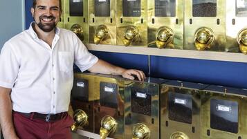 Daily continental breakfast (EUR 10 per person)