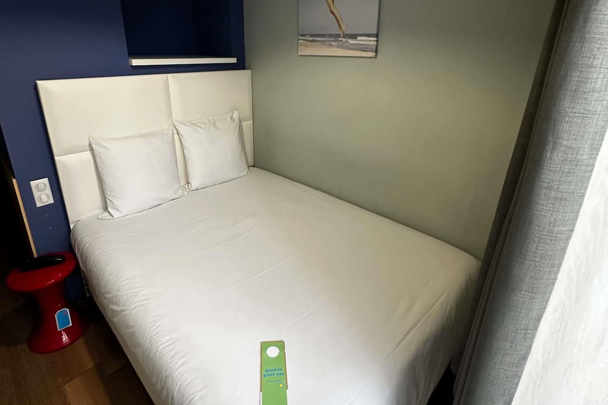 Room, 1 Single Bed | Premium bedding, blackout curtains, iron/ironing board, free WiFi