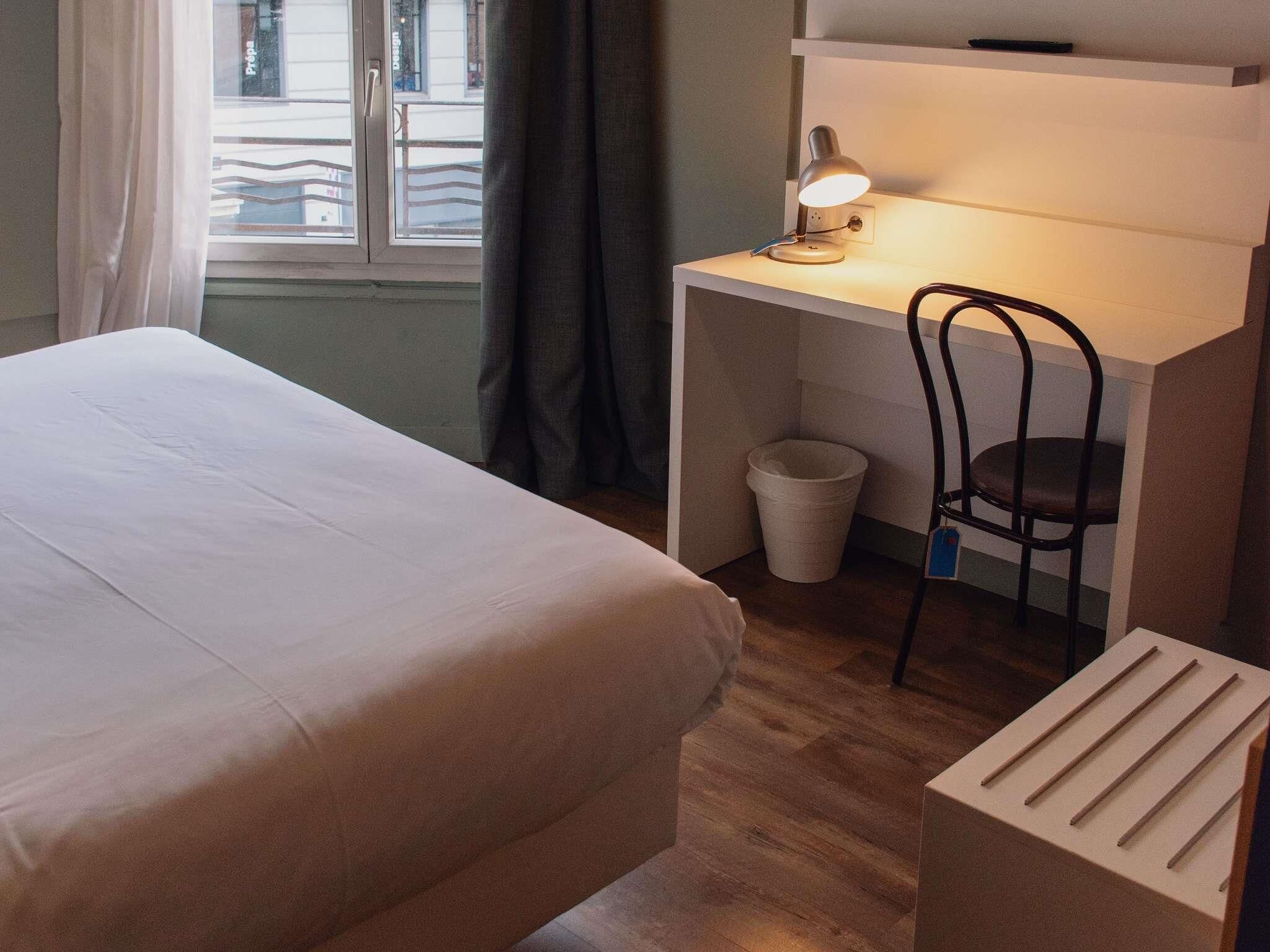 Room, 1 Double Bed (Pop. No elevator) | Premium bedding, blackout curtains, iron/ironing board, free WiFi