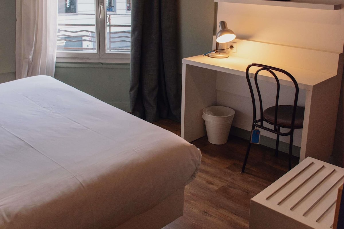 Ropa de cama de alta calidad y cortinas blackout