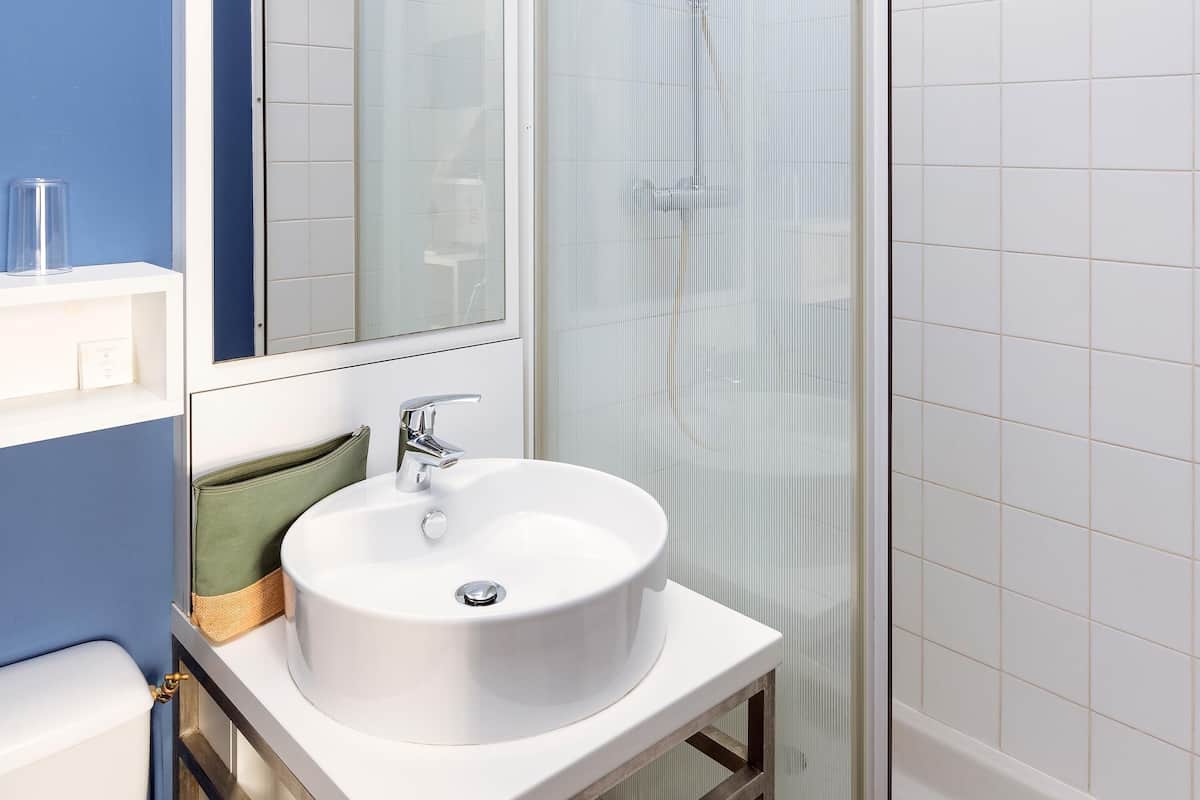 Room, 1 Single Bed | Premium bedding, blackout curtains, iron/ironing board, free WiFi