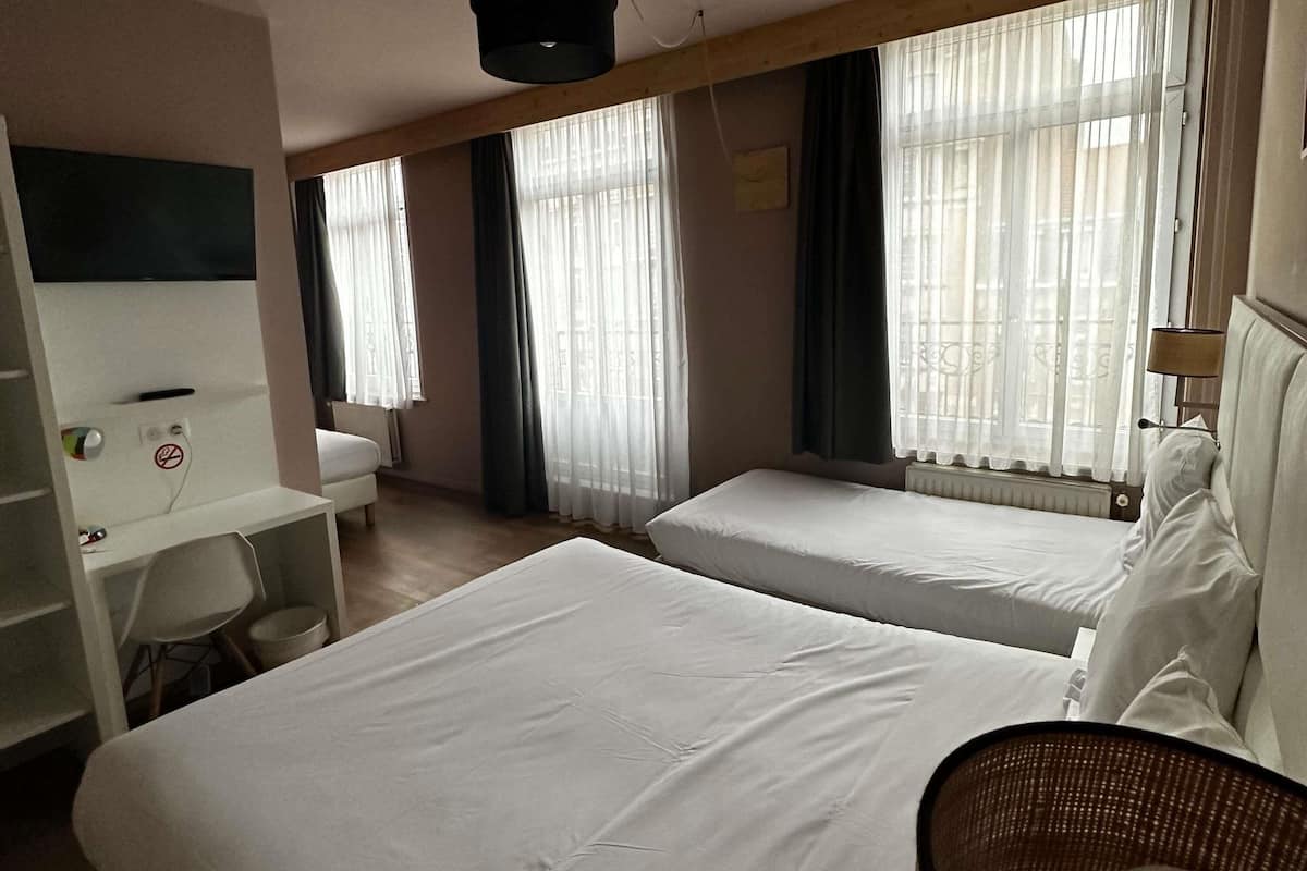 Quarto família (4 people) | Roupas de cama premium, cortinas blackout, ferros/tábuas de passar roupa