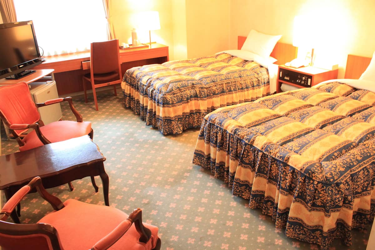 Twin Room | Desk, iron/ironing board, free WiFi