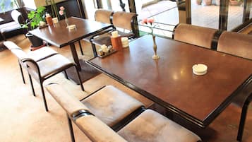 Daily full breakfast for a fee