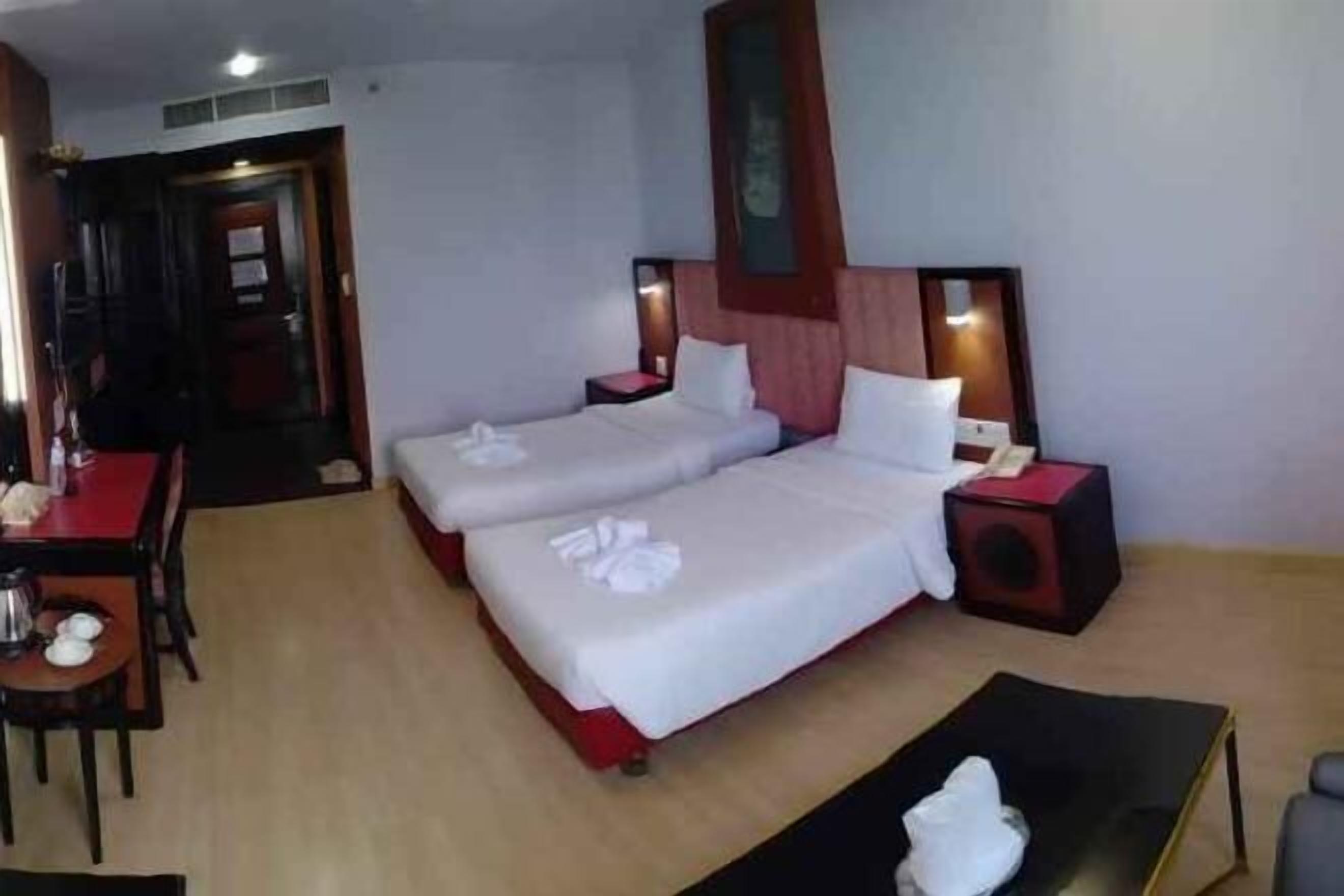 In-room safe, desk, rollaway beds, bed sheets