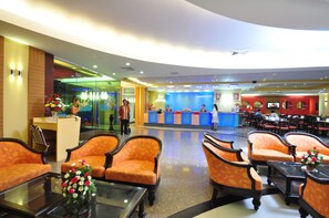Lobby sitting area - BP Grand Suite Hotel (Hat Yai)