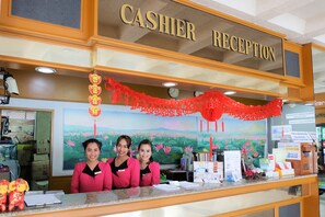 Quầy tiếp tân