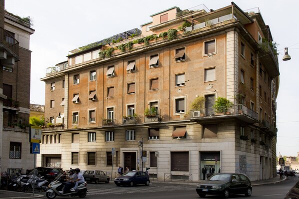 Front of property - Ripense In Trastevere (Rome)