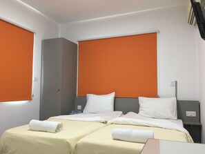 Estudio | 1 habitación, caja de seguridad en la habitación y escritorio 