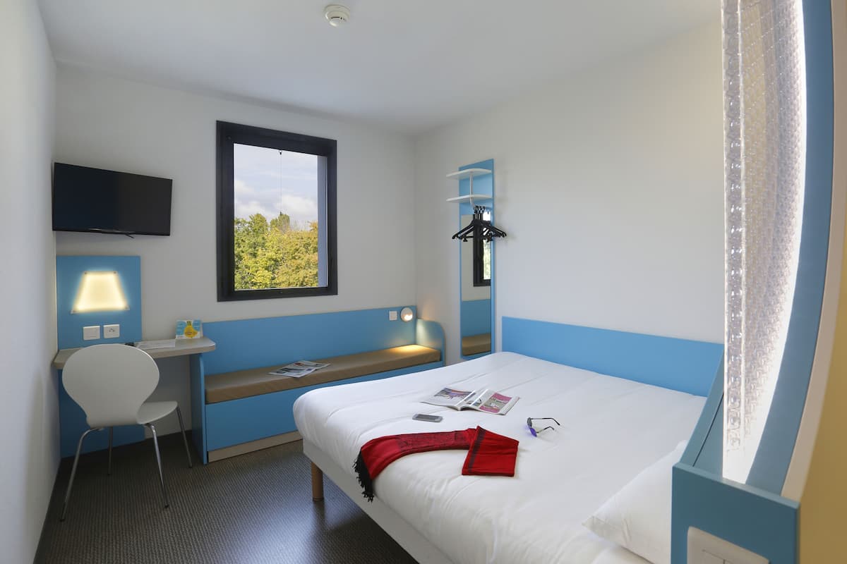 Standard-Doppelzimmer | 1 Schlafzimmer, Schreibtisch, schallisolierte Zimmer, kostenloses WLAN