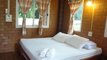 Superior Room (River View) | Schreibtisch, Zustellbetten, kostenloses WLAN