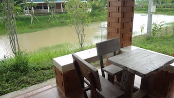 Superior Room (River View) | Teras/patio