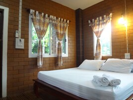 Superior Room (River View) | Escritorio, camas supletorias, wifi gratis