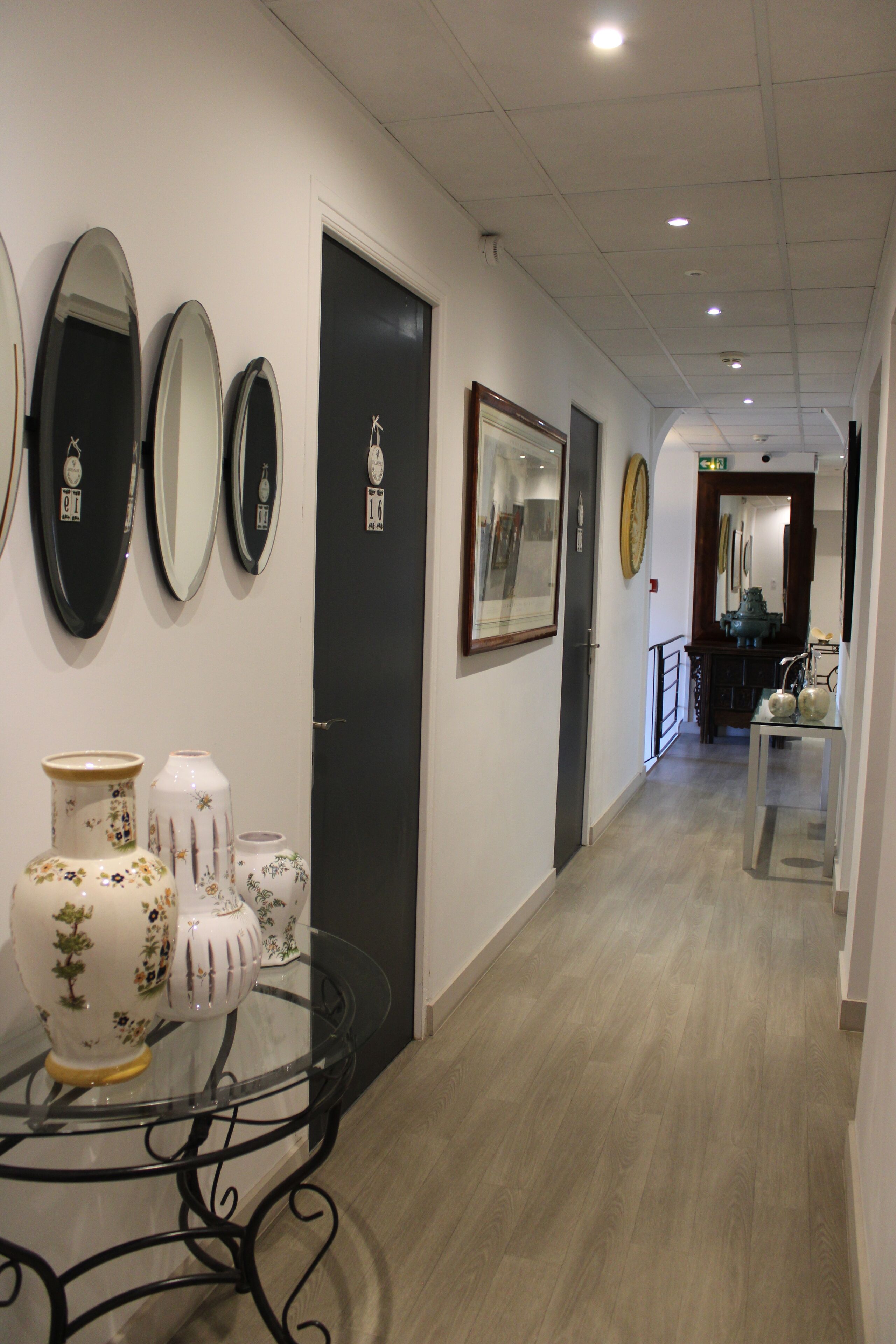 egyptian cotton sheets, premium bedding, pillow-top beds, desk