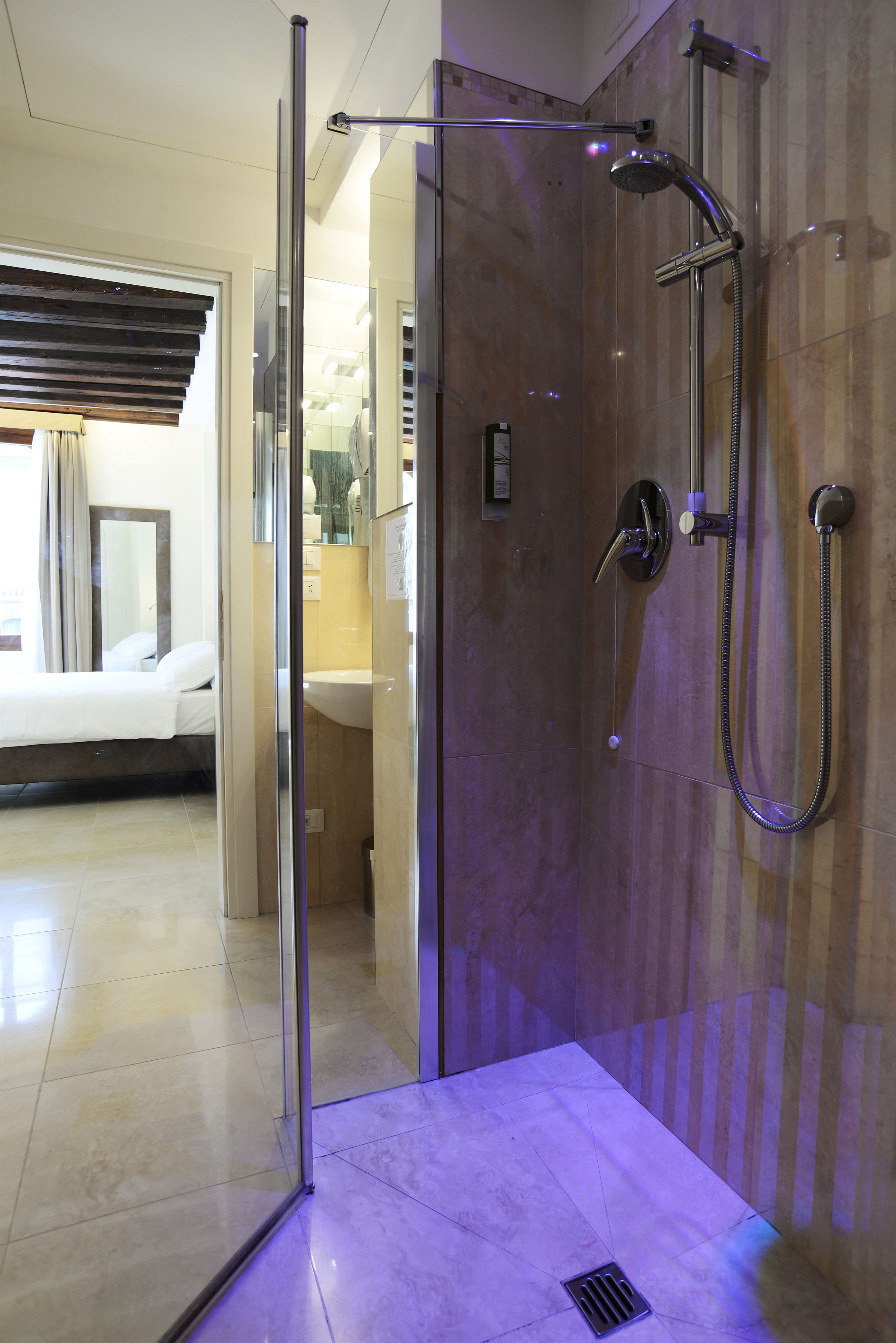 superior double room | bathroom | shower, free toiletries, hair dryer, bidet