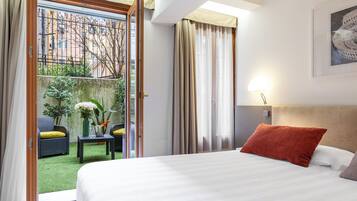 Standard Room | Down comforters, in-room safe, desk, free WiFi