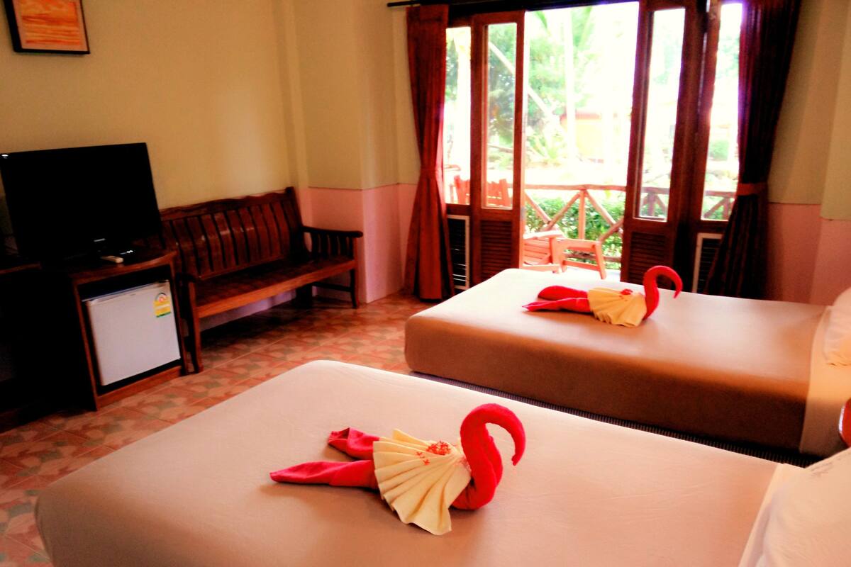 Mook Villa Bungalow (Aircon) | Minibar, desk, rollaway beds, free WiFi