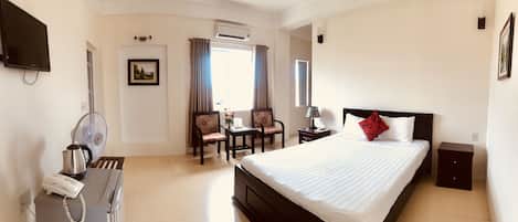 Basic Double or Twin Room, 1 Bedroom | Minibar, desk, soundproofing, free WiFi