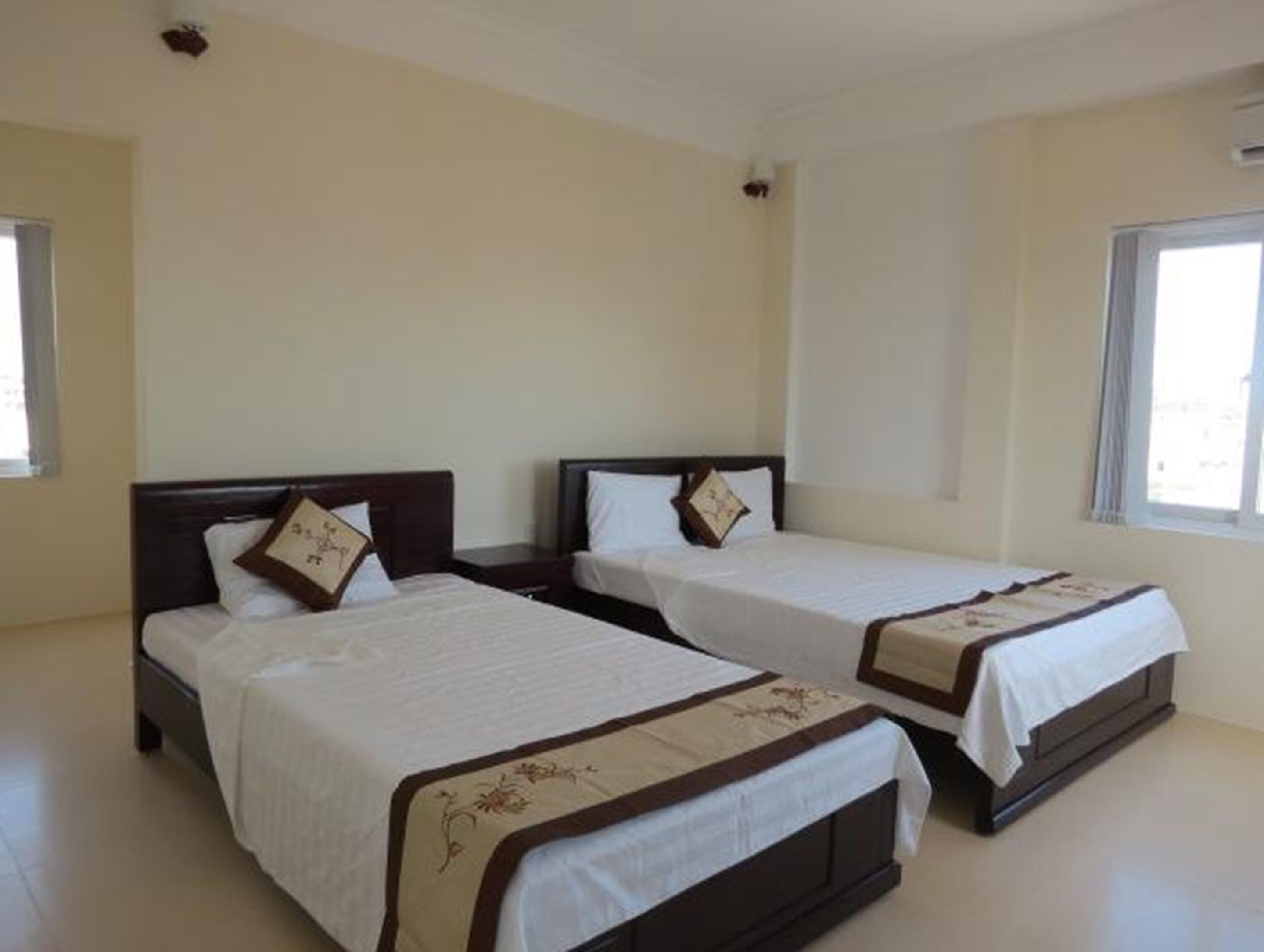 Minibar, skrivebord, lydisolert og wi-fi (inkludert)