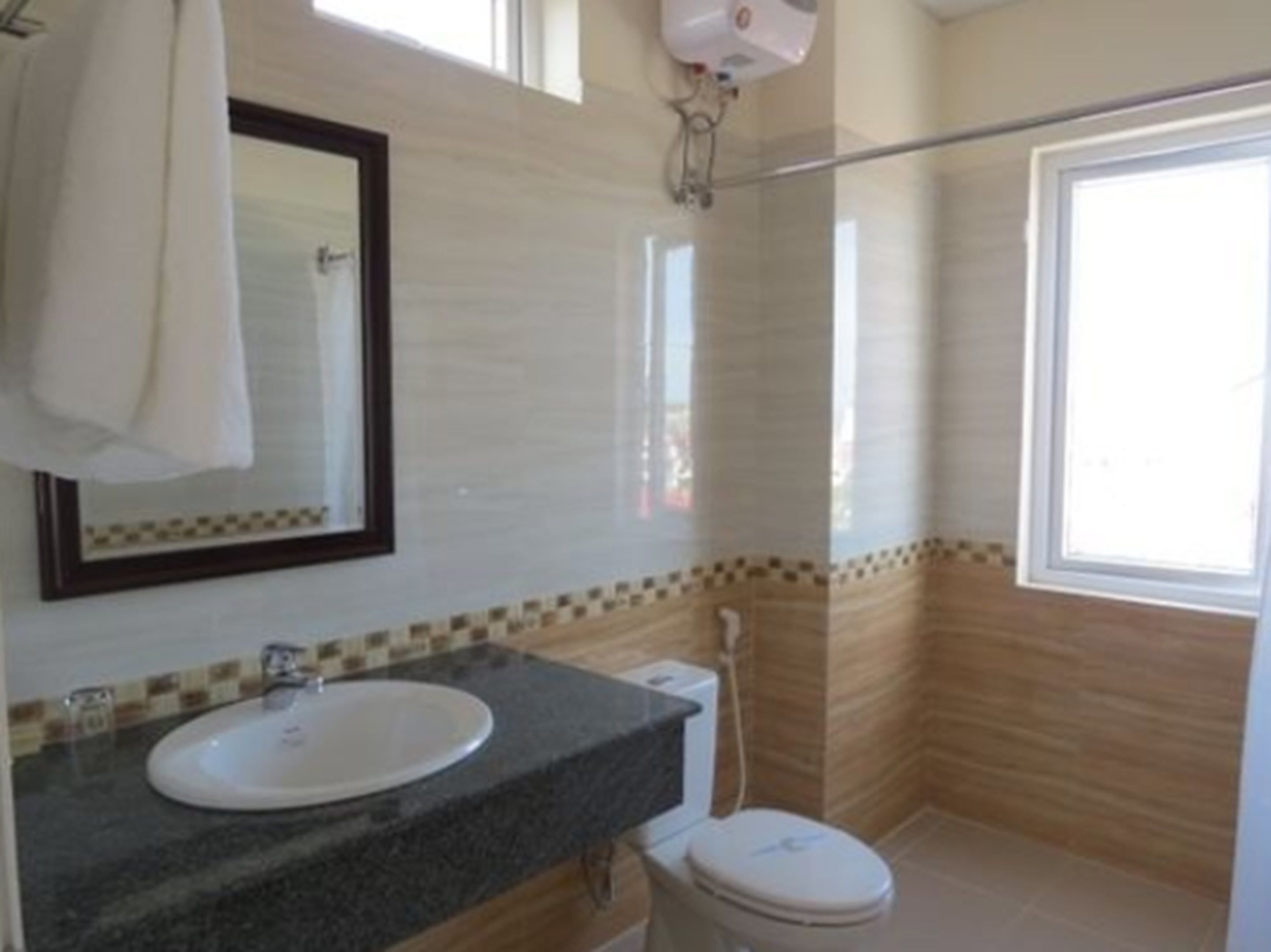 shower, free toiletries, hair dryer, slippers