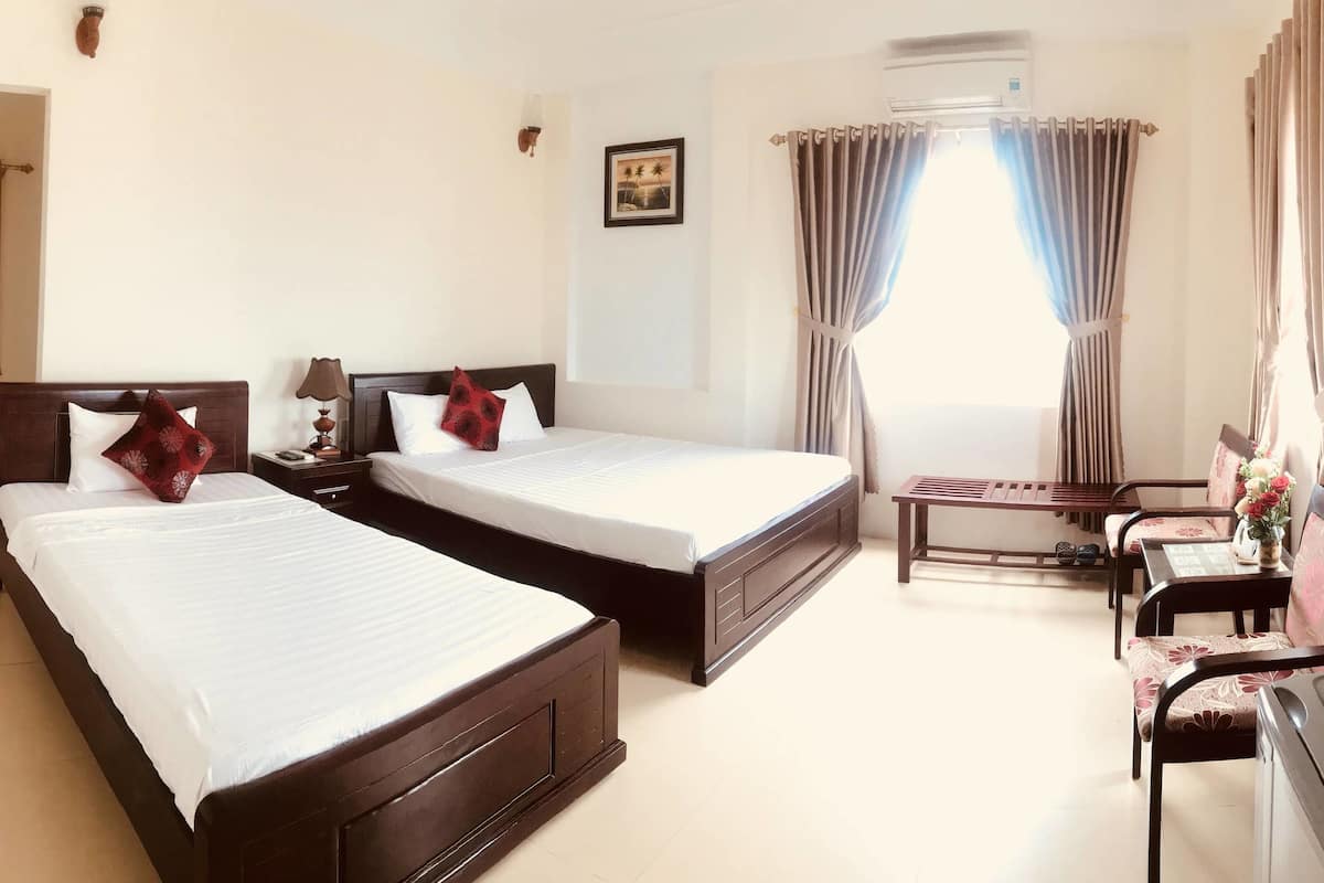 basic double or twin room, 1 bedroom | minibar, desk, soundproofing, free wifi