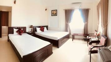 Habitación básica con 1 cama matrimonial o 2 individuales, 1 habitación | Minibar, escritorio, insonorización y wifi gratis