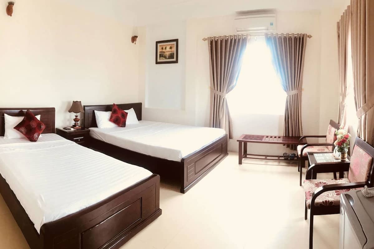 Minibar, escritorio, sistema de insonorización y wifi gratis