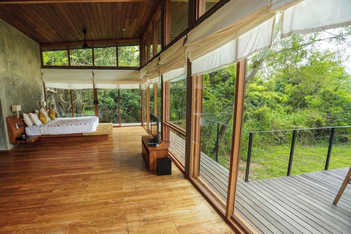 1 bedroom, premium bedding, down comforters, minibar