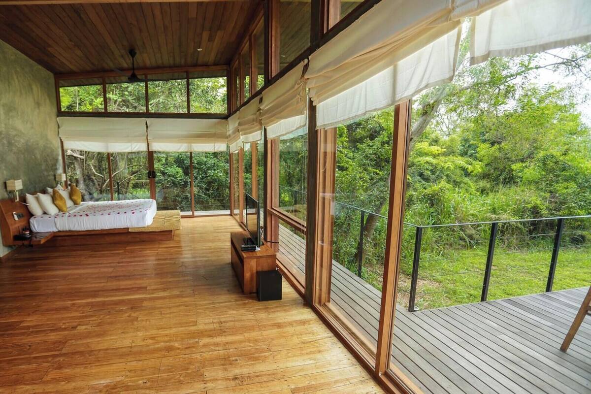 1 bedroom, premium bedding, down comforters, minibar