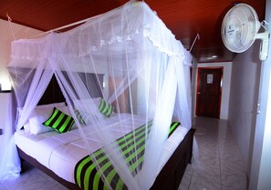 Room, Garden View | Desk, soundproofing, free WiFi