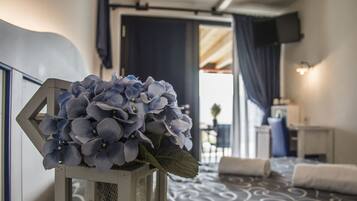 Chambre Confort Double ou avec lits jumeaux | Couette en duvet d'oie, coffres-forts dans les chambres, bureau