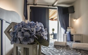 Chambre Confort Double ou avec lits jumeaux | Couette en duvet d'oie, coffres-forts dans les chambres, bureau