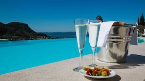Outdoor pool - Relais Villa Olivi (Costermano sul Garda)