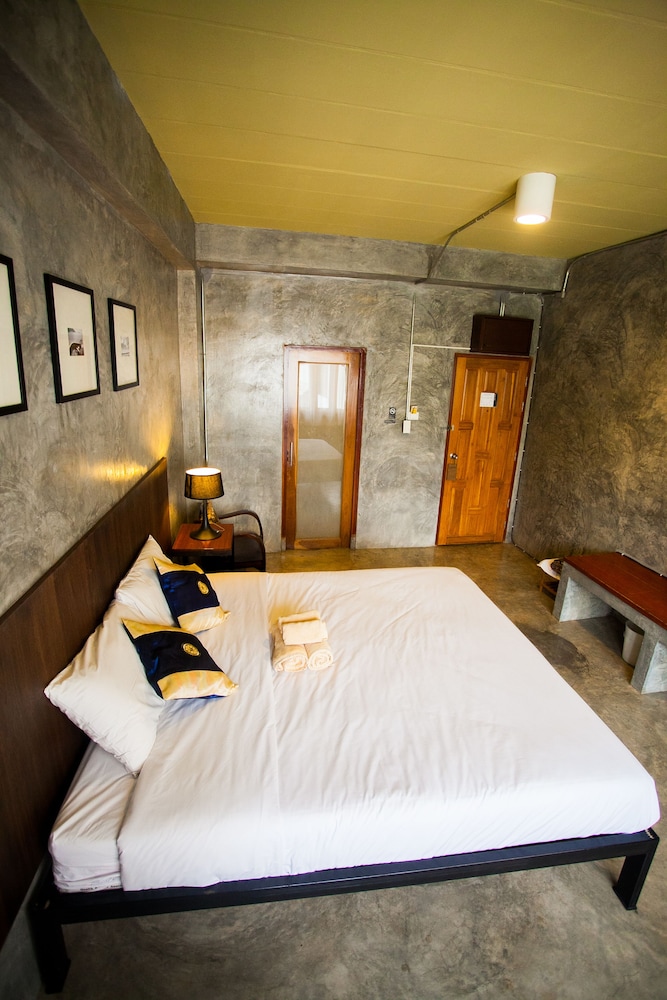 Afterglow Hostel by null