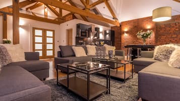 2 Bedroom Penthouse (Eleska 5) | Lobby sitting area