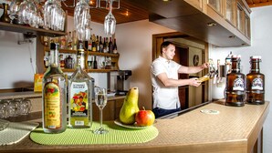 Bar (on property) - Hotel Hirsch (Freudenstadt)