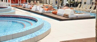 Tsokkos Holiday Hotel Apartments