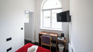 Standard Single Room, 1 Twin Bed, Non Smoking, Ensuite | Desk, soundproofing, free WiFi, bed sheets - Imperial Salford Hotel (Salford)